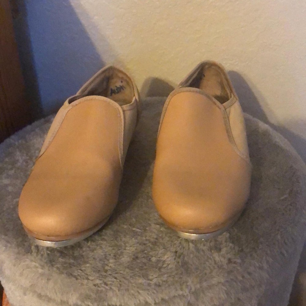 Girls tap shoes